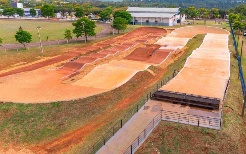 Cianorte inaugura nova pista de bicicross e sedia etapa do Paranaense 