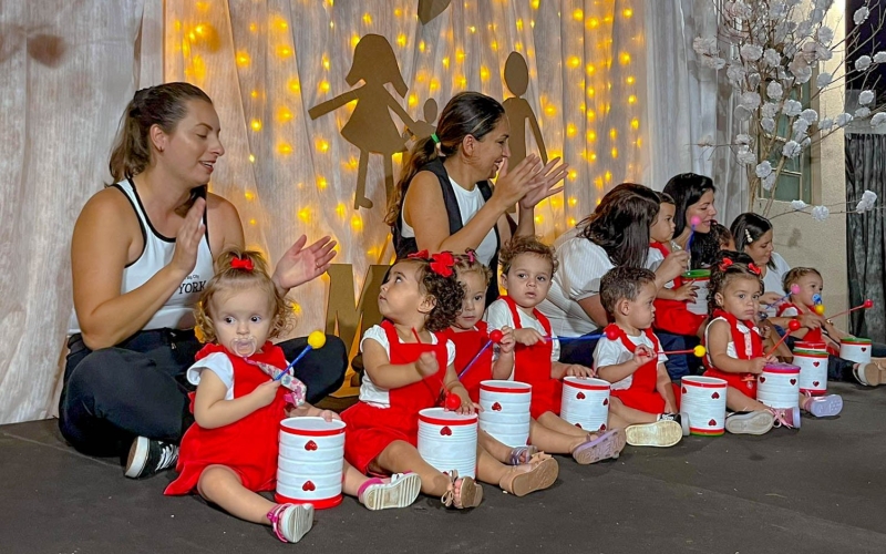 Projeto CMEI e Família promove momentos de homenagens e confraternização