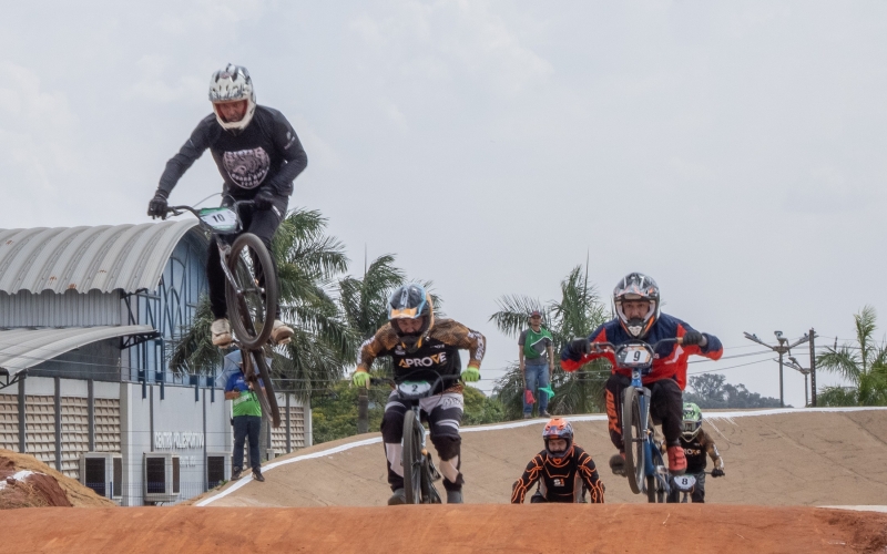 Etapa do Campeonato Paranaense de Bicicross marca inauguração da nova pista em Cianorte