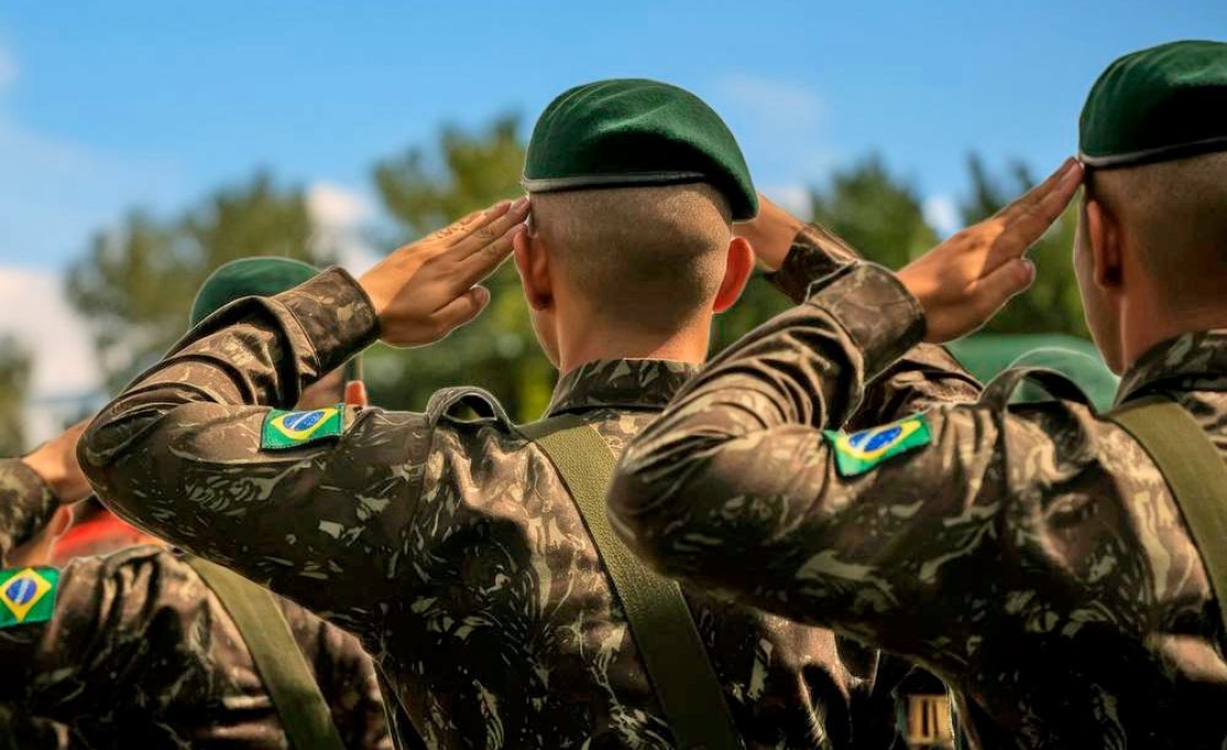 Jovens que completam 18 anos em 2026 devem realizar o alistamento militar