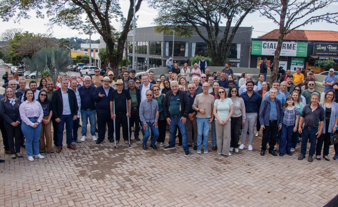 Cianorte celebra aniversário com inauguração da Praça Dr. Juscelino Kubitschek de Oliveira
