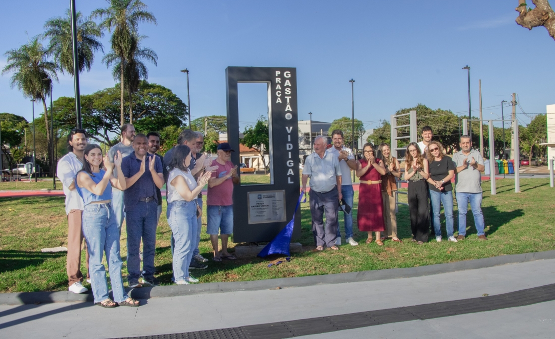 Prefeitura entrega obras de revitalização da Praça Gastão Vidigal 