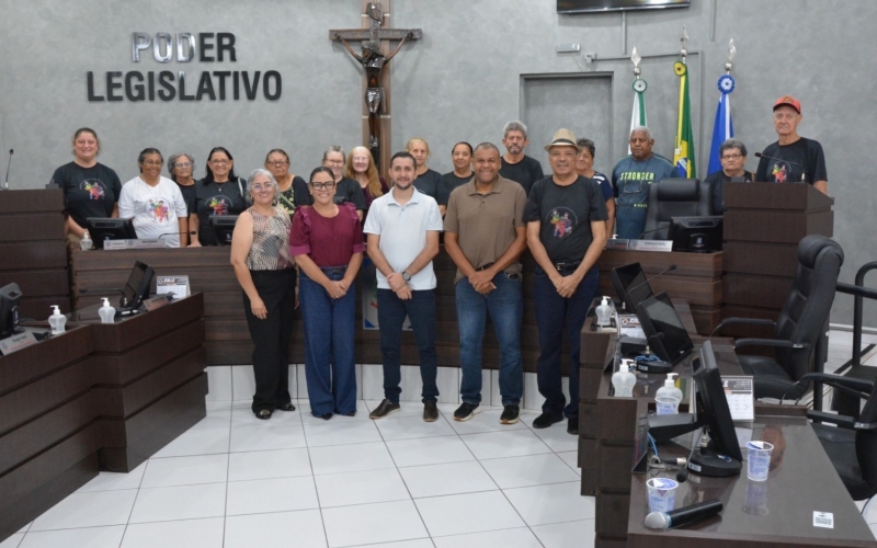 Idosos do CRAS II visitam a Câmara Municipal de Cianorte