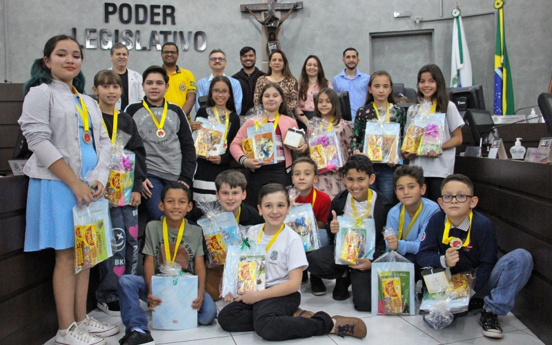 X Concurso de Poesias premia alunos da rede municipal de ensino 