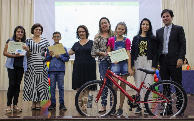Vencedores de Concurso Cultural sobre o Trabalho Infantil são premiados