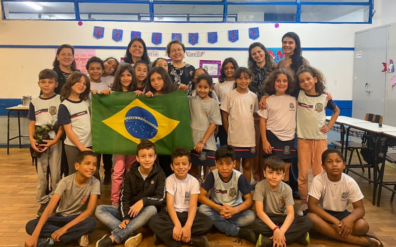 Escola Maria Montessori recebe visita da primeira diretora