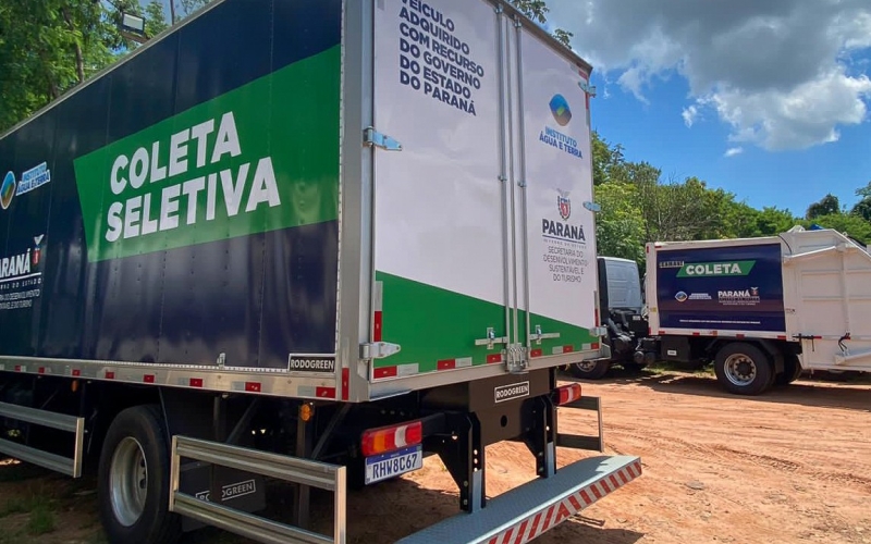 Dois caminhões reforçam a coleta de resíduos na área rural de Cianorte
